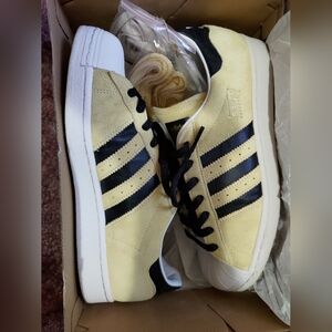 Adidas Superstar easy yellow suede H68176 size 10 mens